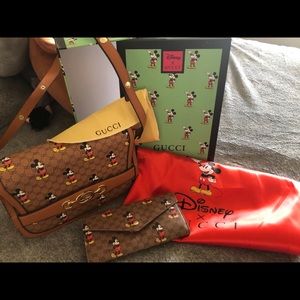 Gucci bag wallet